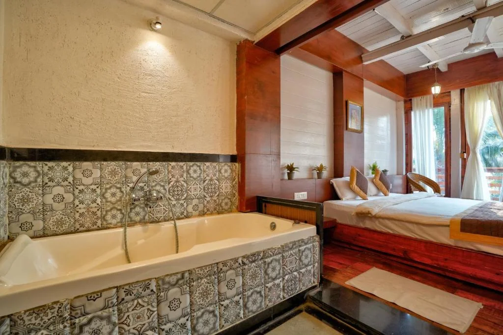 Aqua Marina Beach Cottages - Hotel with Bathtub in Calangute