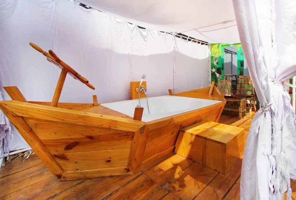 Art Resort Hotel Room - Hotel with Bathtub in Goa