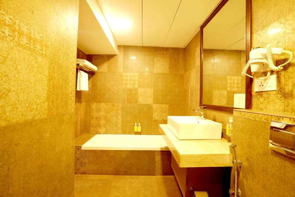 Bloomsuites L - Hotel with Bathtub in Calangute