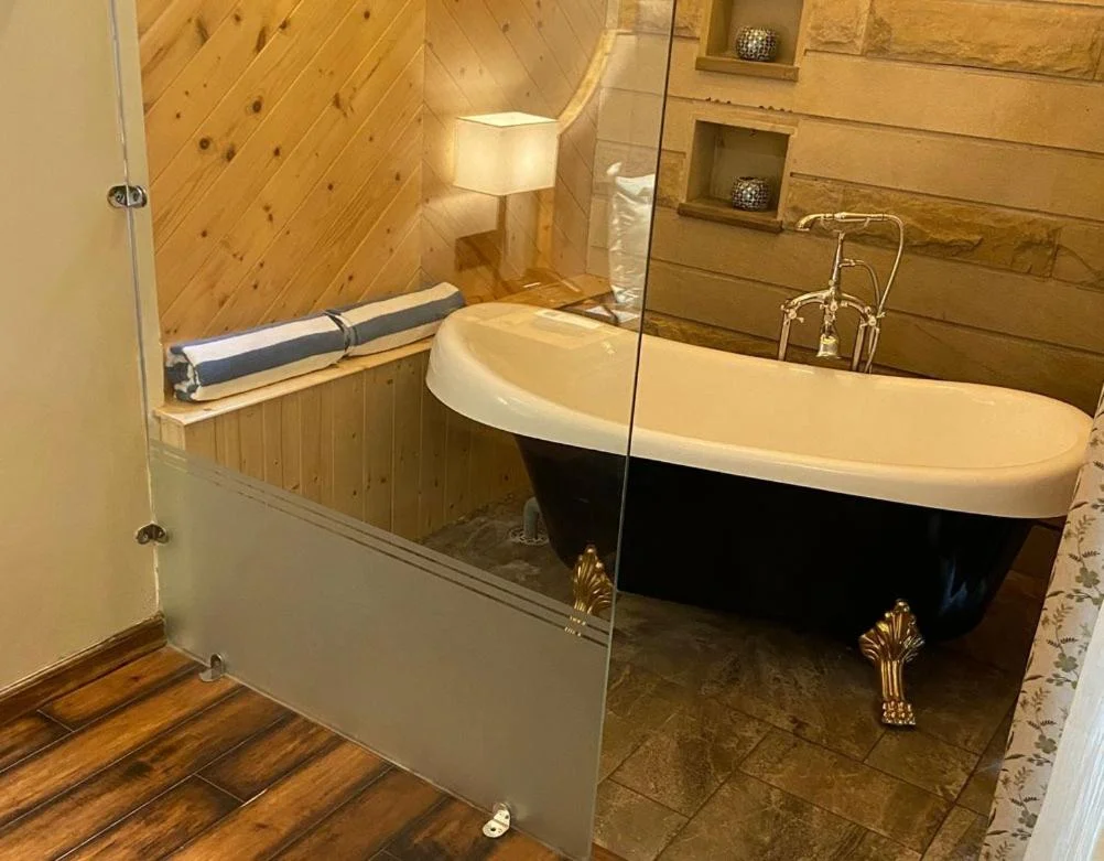 Echor Mandara Treevilla - Hotel with Bathtub in Dharamshala