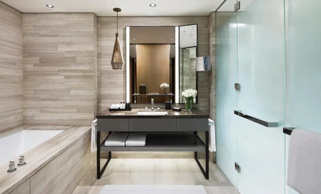 Four Seasons Hotel At Embassy One - Hotel with Bathtub in Bangalore