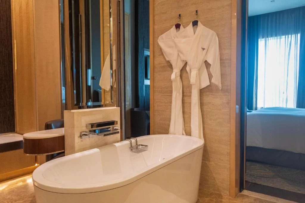 Hotel Conrad Spa - Hotel with Bathtub in Pune