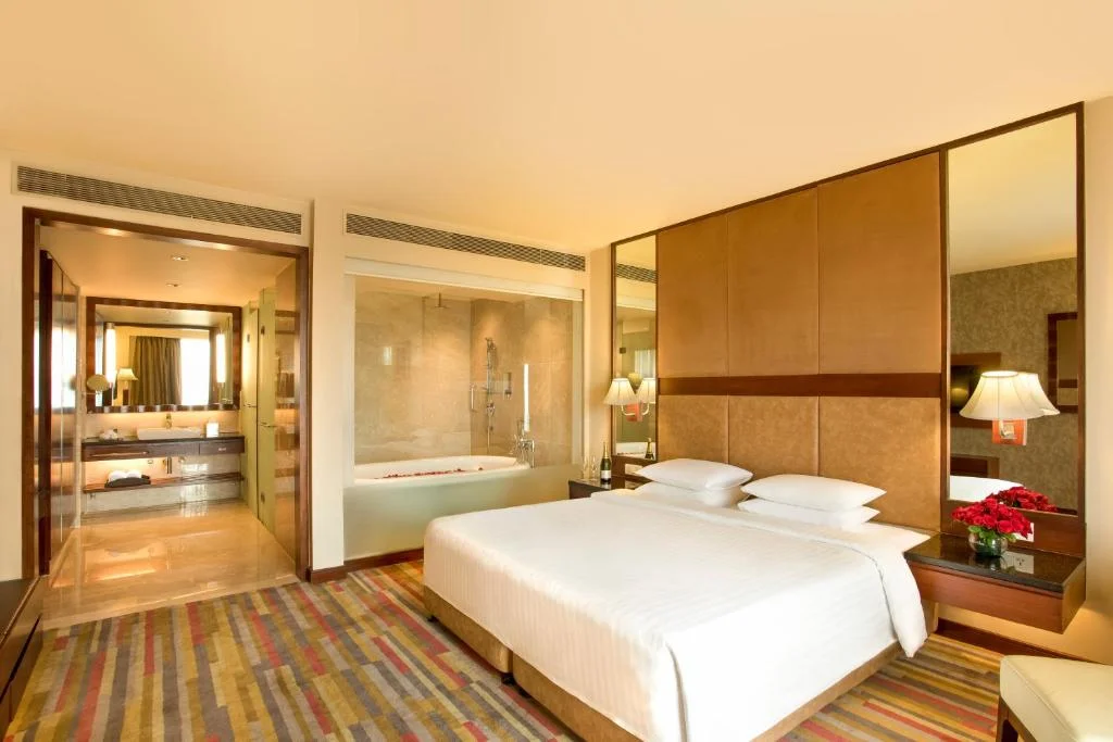Hotel Courtyard By Marriott - Hotel with Bathtub in Ahmedabad