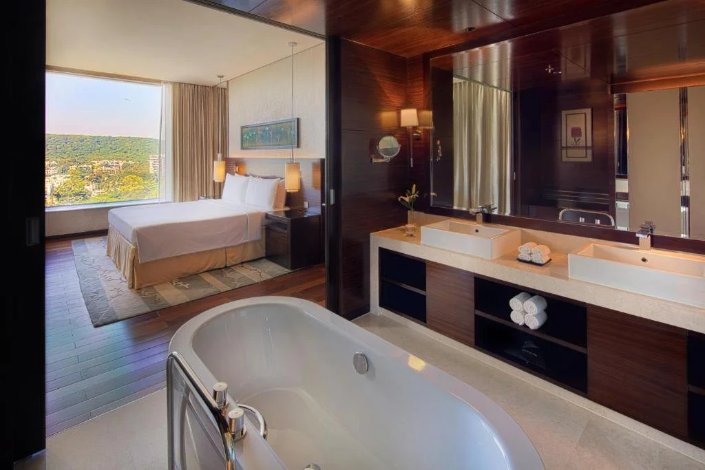 Hotel Jw Marriott - Hotel with Bathtub in Pune