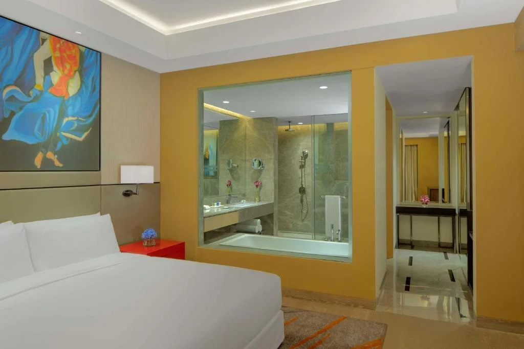 Hotel Radisson Blu - Hotel with Bathtub in Faridabad