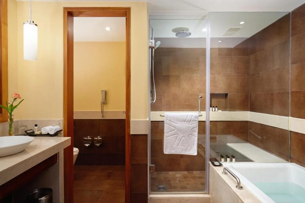 Hotel Vivanta - Hotel with Bathtub in Coimbatore