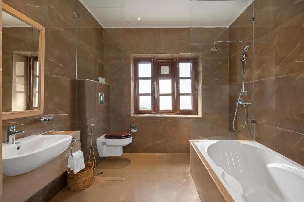 Brij Anayra A Himalayan Luxury Retreat - Hotel with Bathtub in Dharamshala