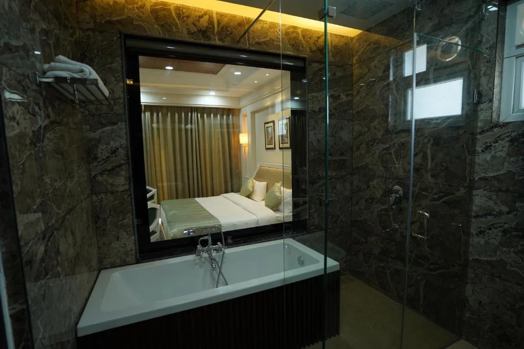 Casa De Bello Near Kainchi Dham - Hotel with Bathtub in Nainital