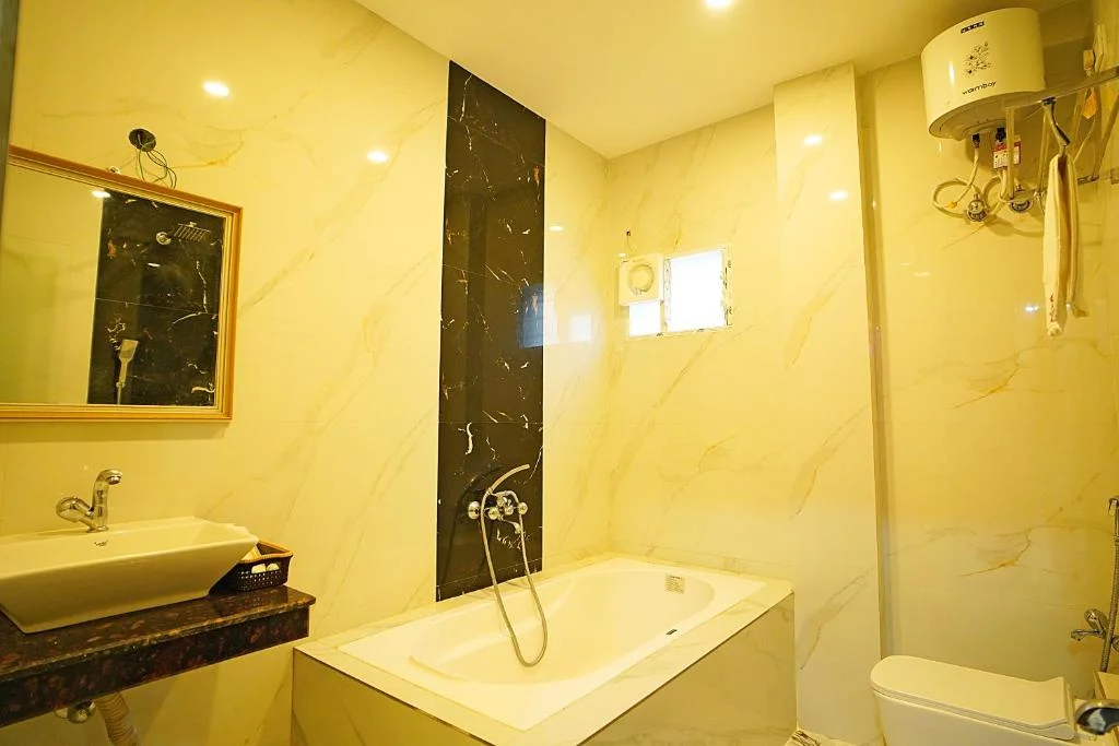 Beach Resort On Beach - Hotel with Bathtub in Goa