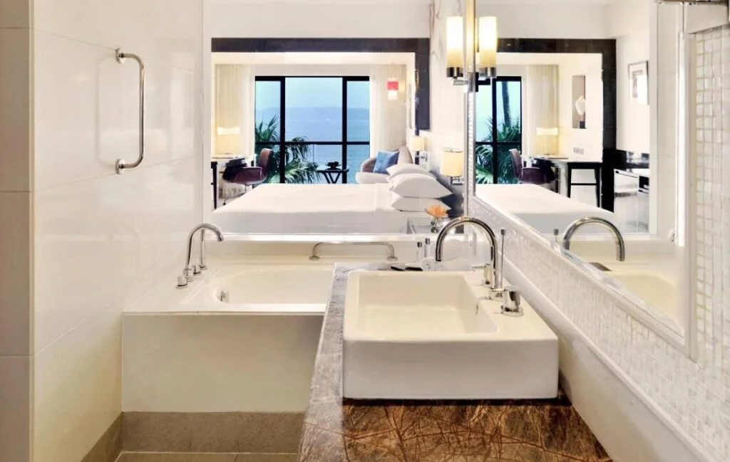 Marriott Resort Spa - Hotel with Bathtub in Goa
