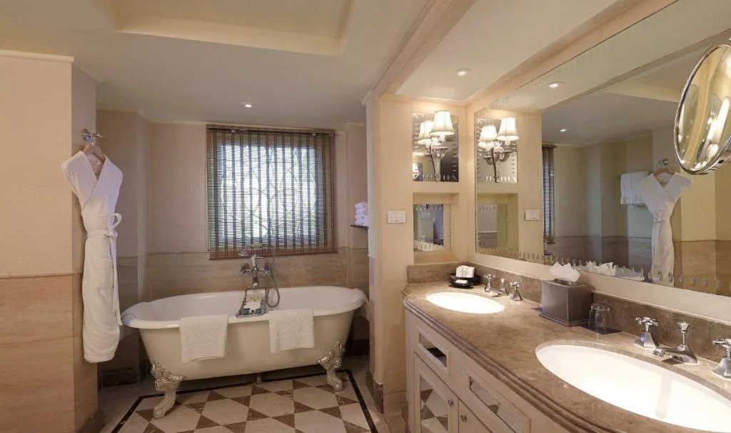 Hilton International Airport Hotel - Hotel with Bathtub in Mumbai