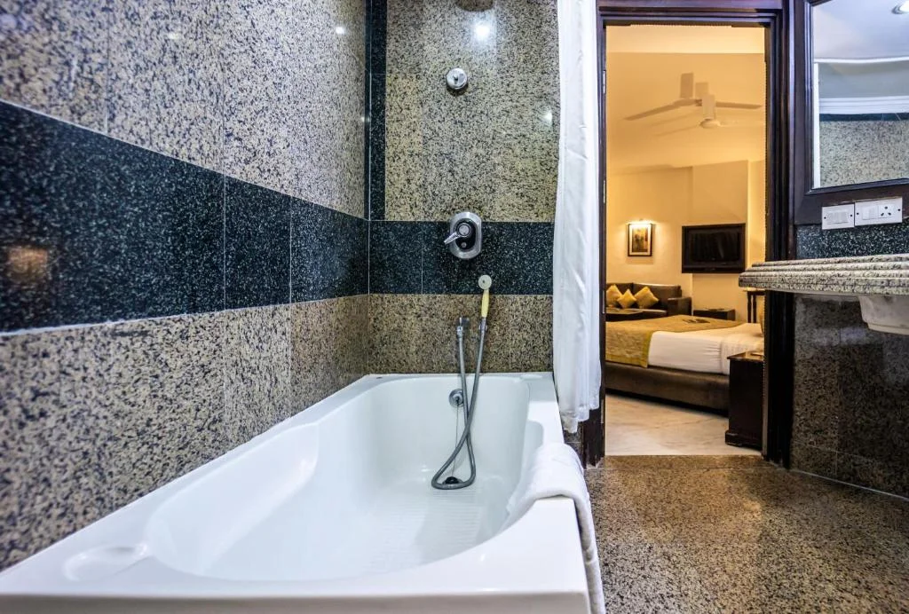 Hotel Shanti Palace - Hotel with Bathtub in Mahipalpur