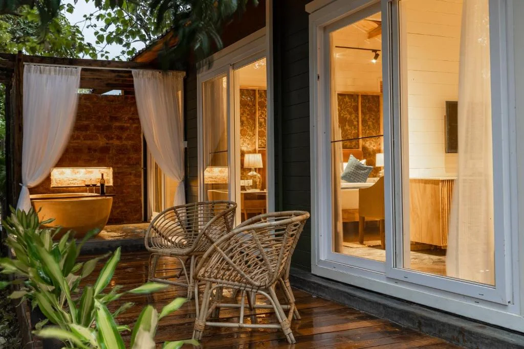In North Larisa Resort Ashwem - Hotel with Bathtub in Goa