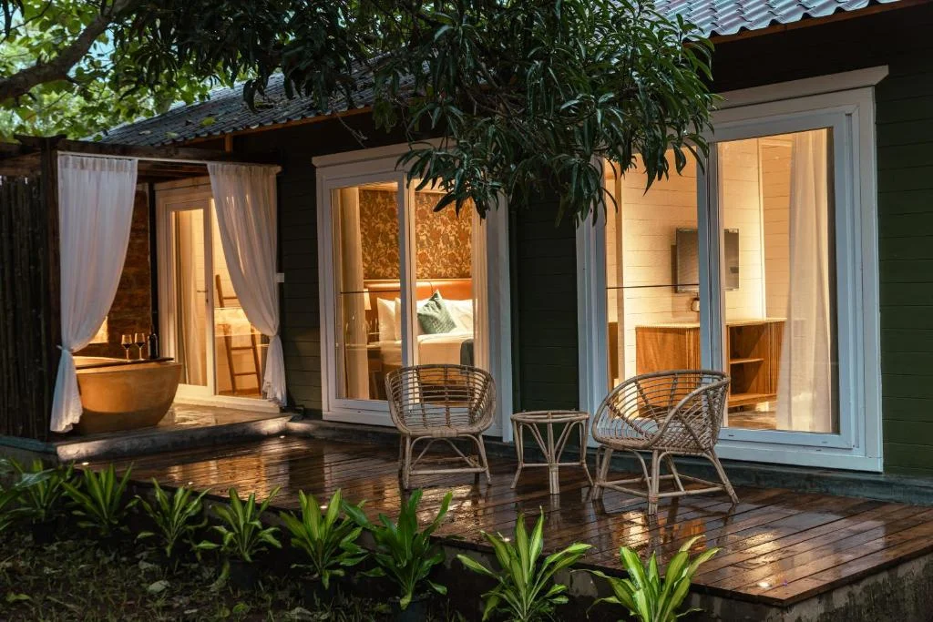 Larisa Resort Ashwem North - Hotel with Bathtub in Goa