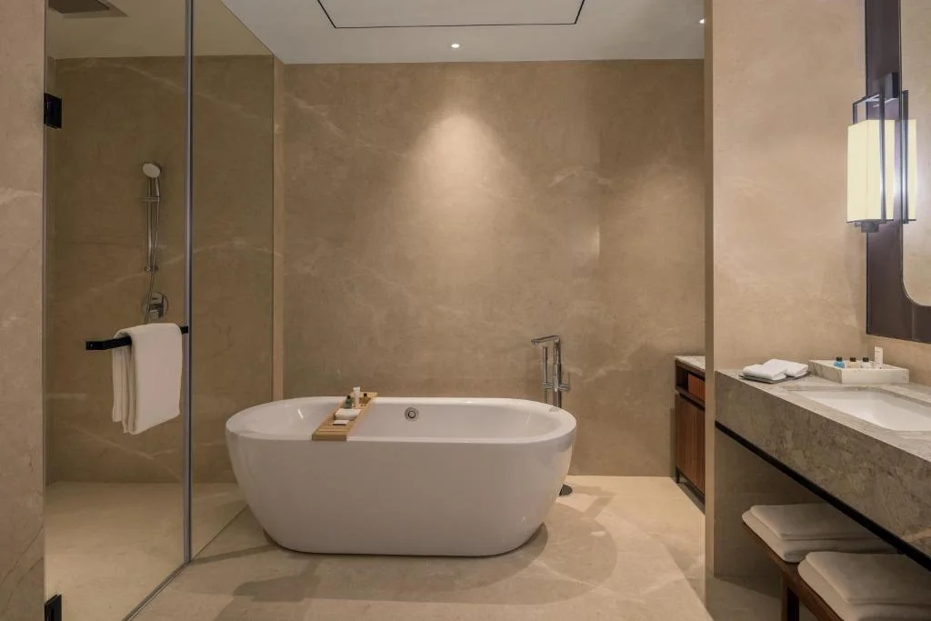 Radisson Blu Hotel Spa - Hotel with Bathtub in Nashik