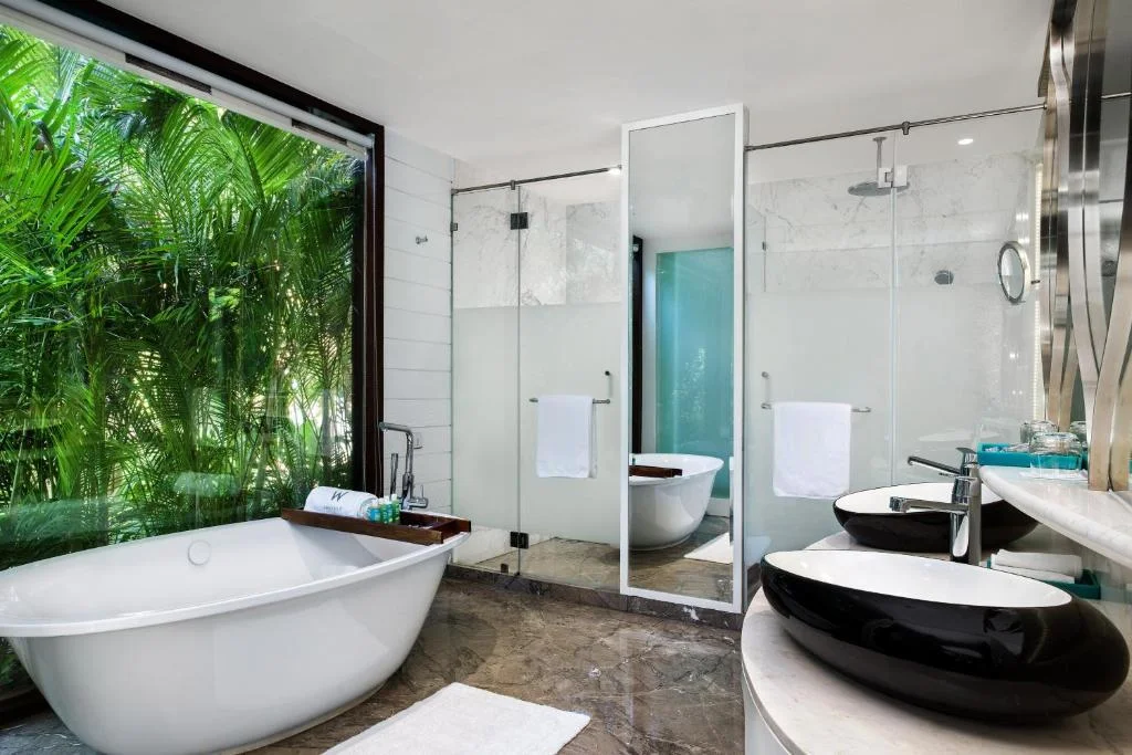 Resort W - Hotel with Bathtub in Goa