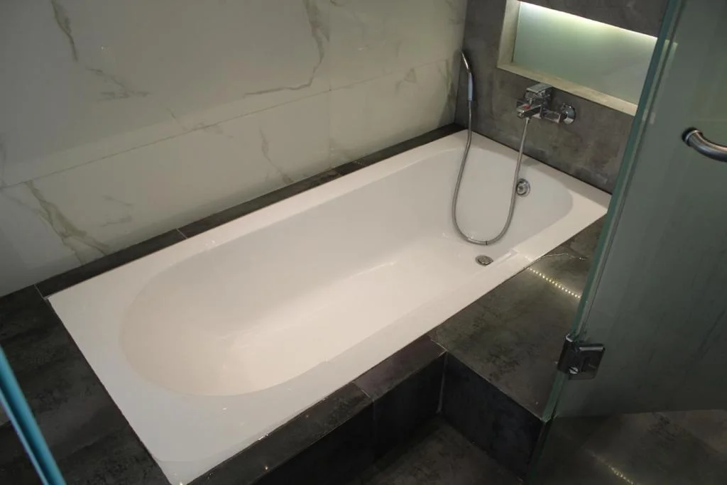 Saibaba International Hotel - Hotel with Bathtub in Shirdi