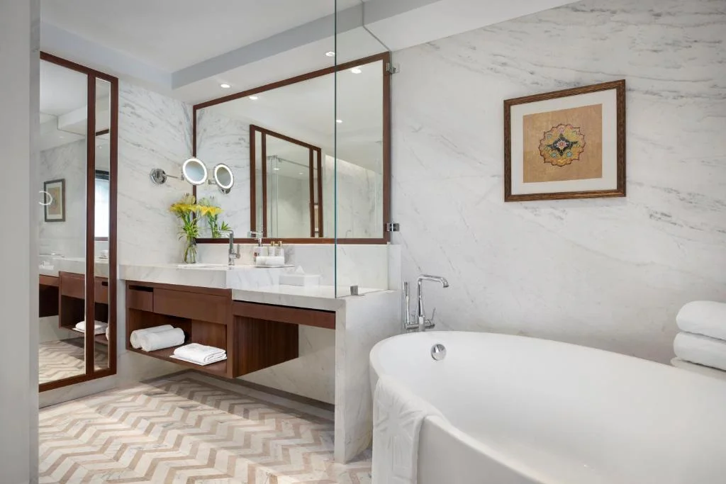 Tajview Ihcl Seleqtions - Hotel with Bathtub in Agra