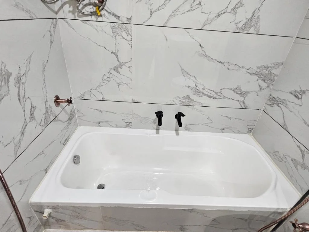 The Eiffel Hotel Banquet - Hotel with Bathtub in Gandhinagar