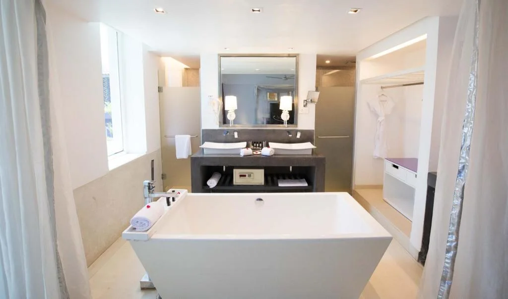 The Park - Hotel with Bathtub in Calangute