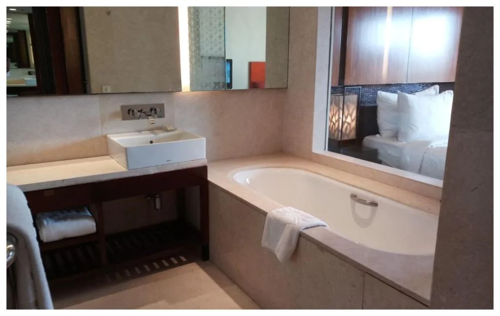 Vivanta Surajkund Ncr - Hotel with Bathtub in Faridabad