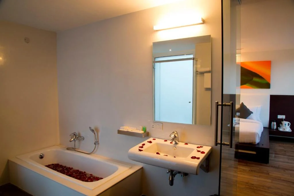 Springs Hotels And Spa - Hotel with Bathtub in Bangalore