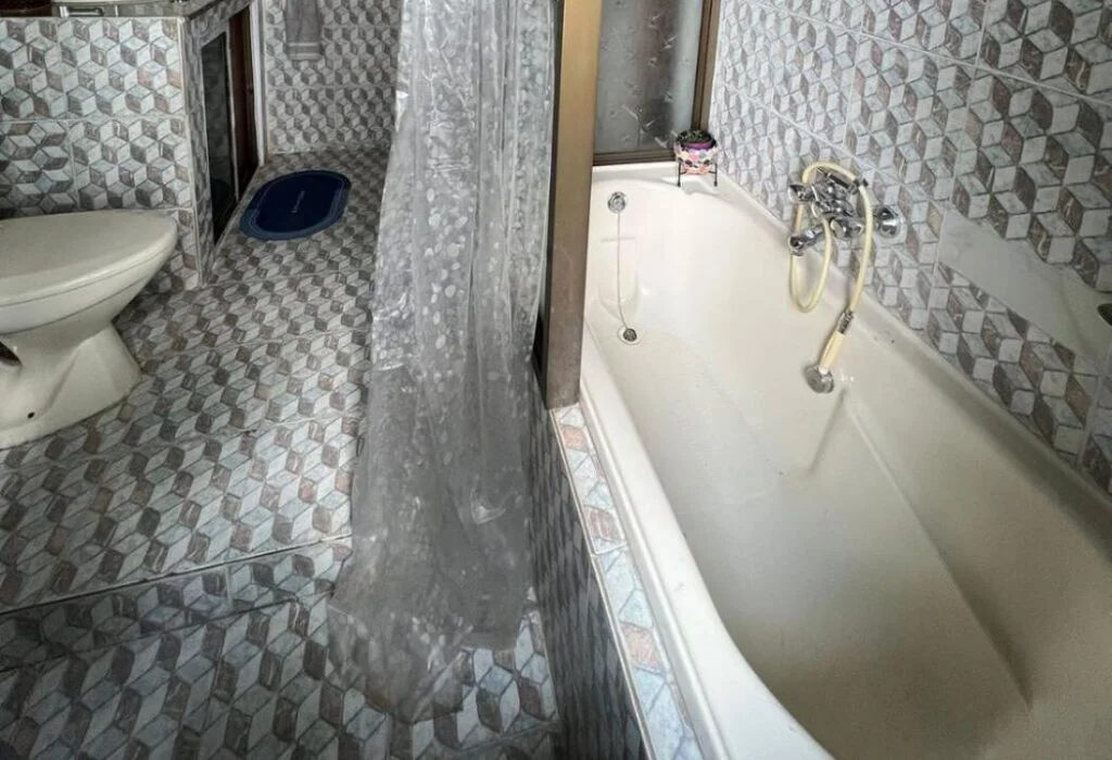 Bellevue Home Stay - Hotel with Bathtub in Shillong