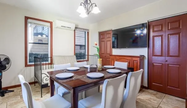 1 Bus Stop To Time Square Room-Free Parking - Hotel with Bathtub in New york