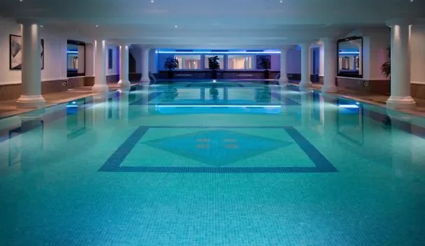 Leonardo Royal Hotel London City - Hotel with Bathtub in London