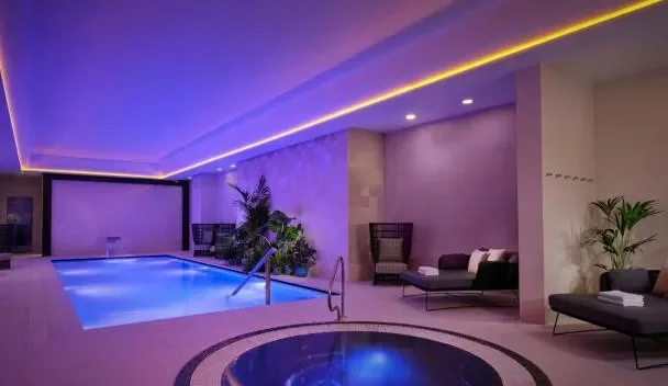 Montcalm East, Autograph Collection - Hotel with Bathtub in London