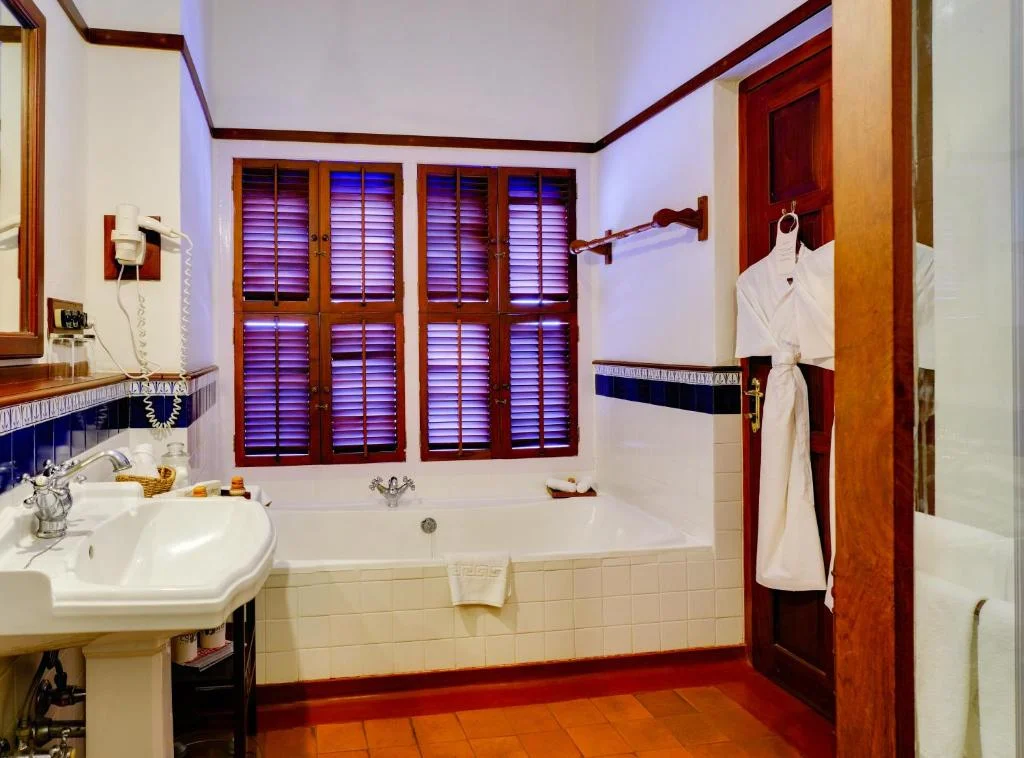 Brunton Boatyard - Hotel with Bathtub in Kochi