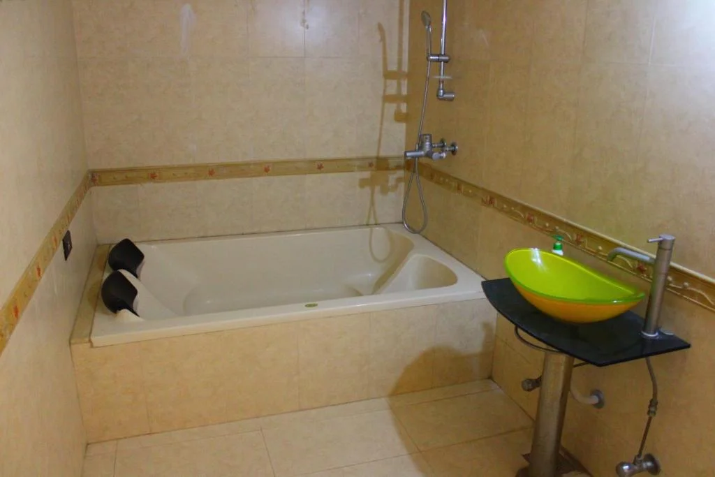 Classic Dineout - Hotel with Bathtub in Gandhinagar