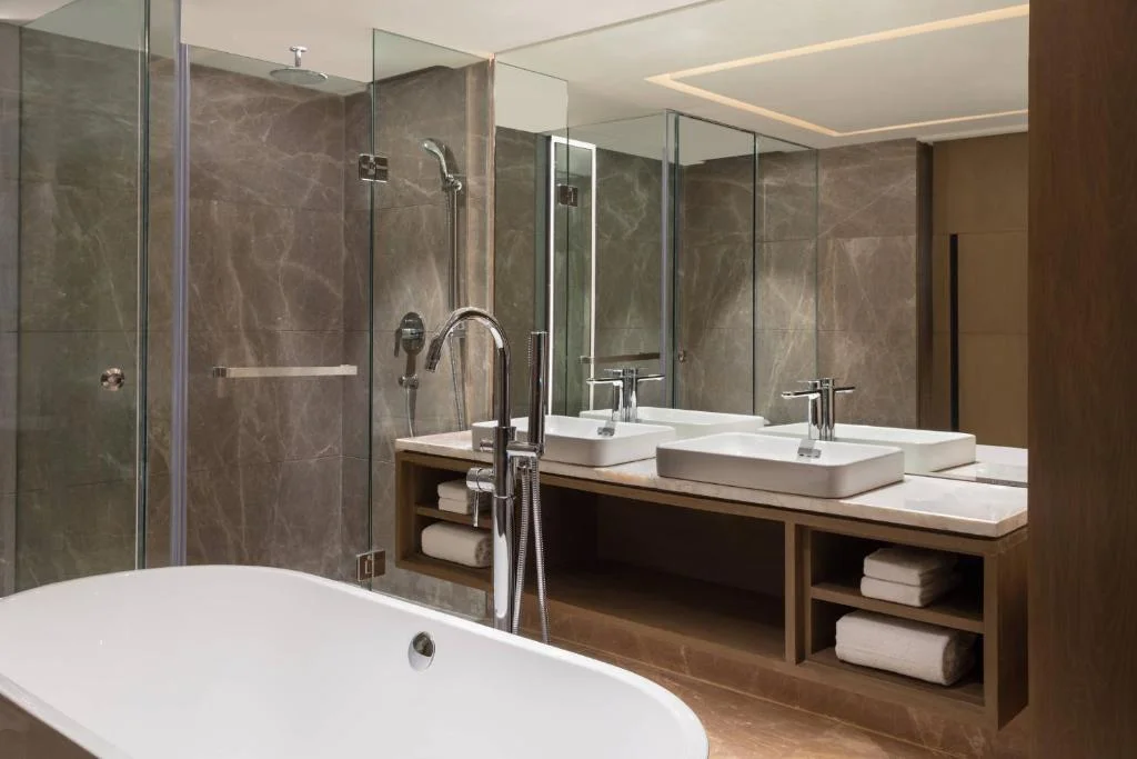 Courtyard By Marriott - Hotel with Bathtub in Amritsar