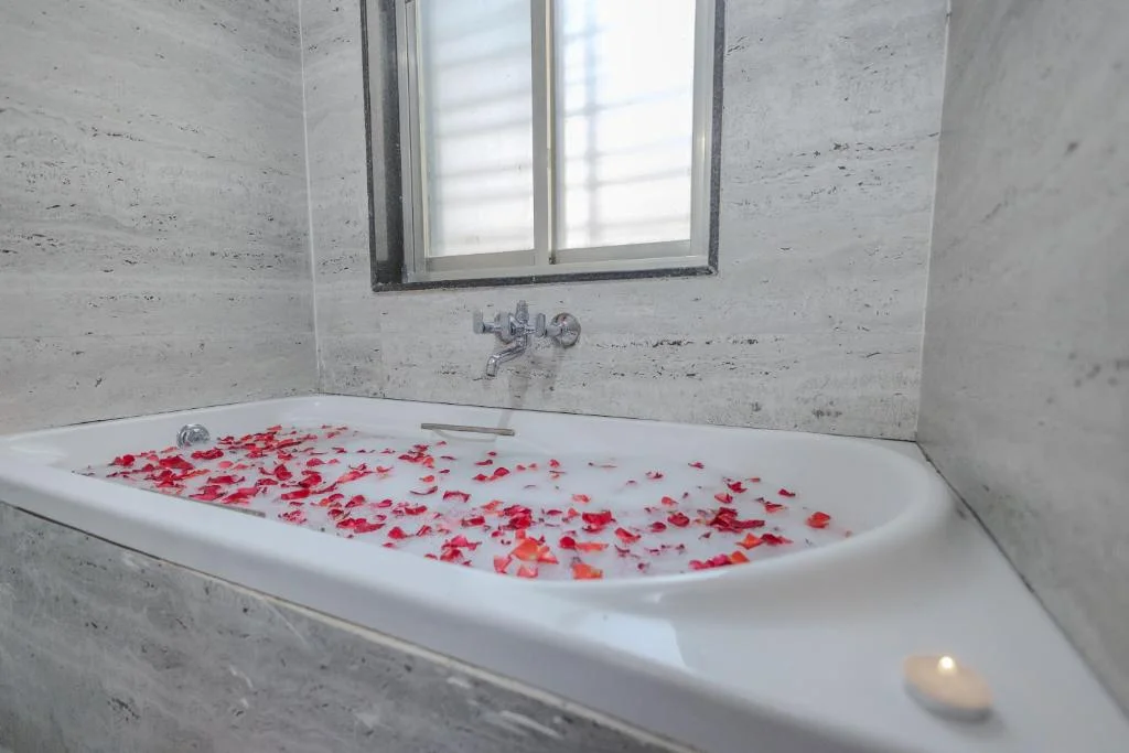 Freesia Resort By Express Inn - Hotel with Bathtub in Nashik