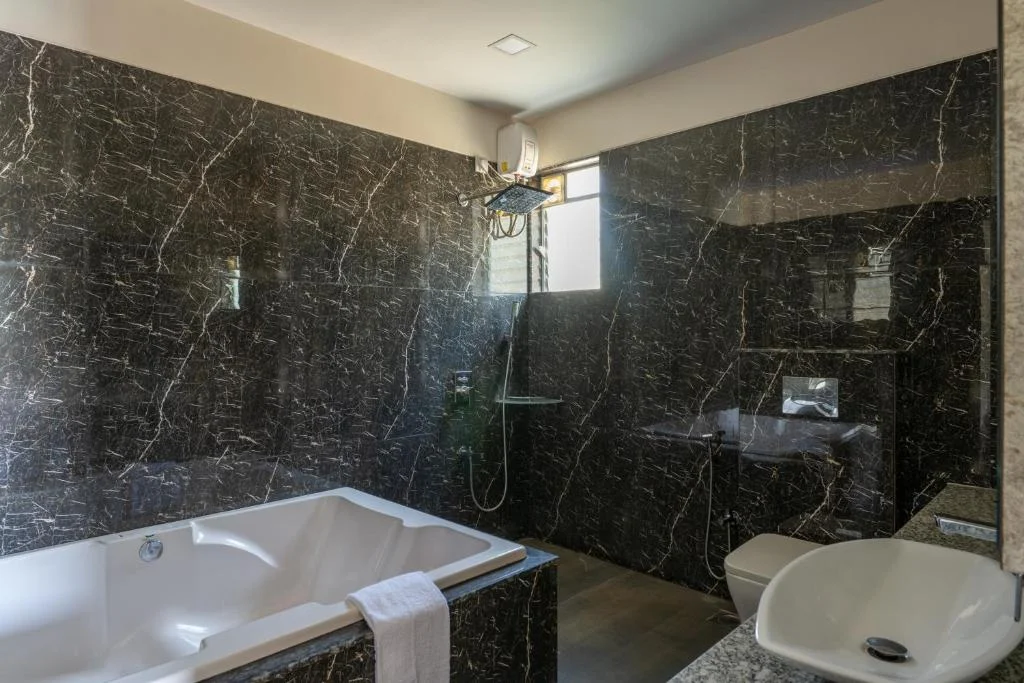 Hillrock Resort Villas Neral - Hotel with Bathtub in Karjat