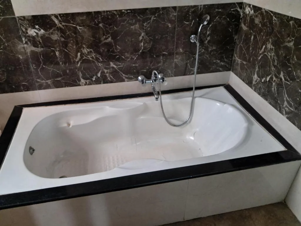 Hillview Rooms By 29 Bungalow - Hotel with Bathtub in Panchgani