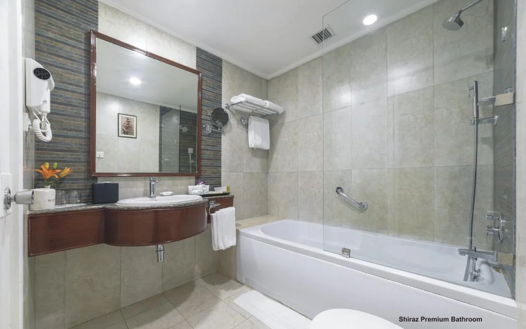 Hotel Clarks Shiraz - Hotel with Bathtub in Agra
