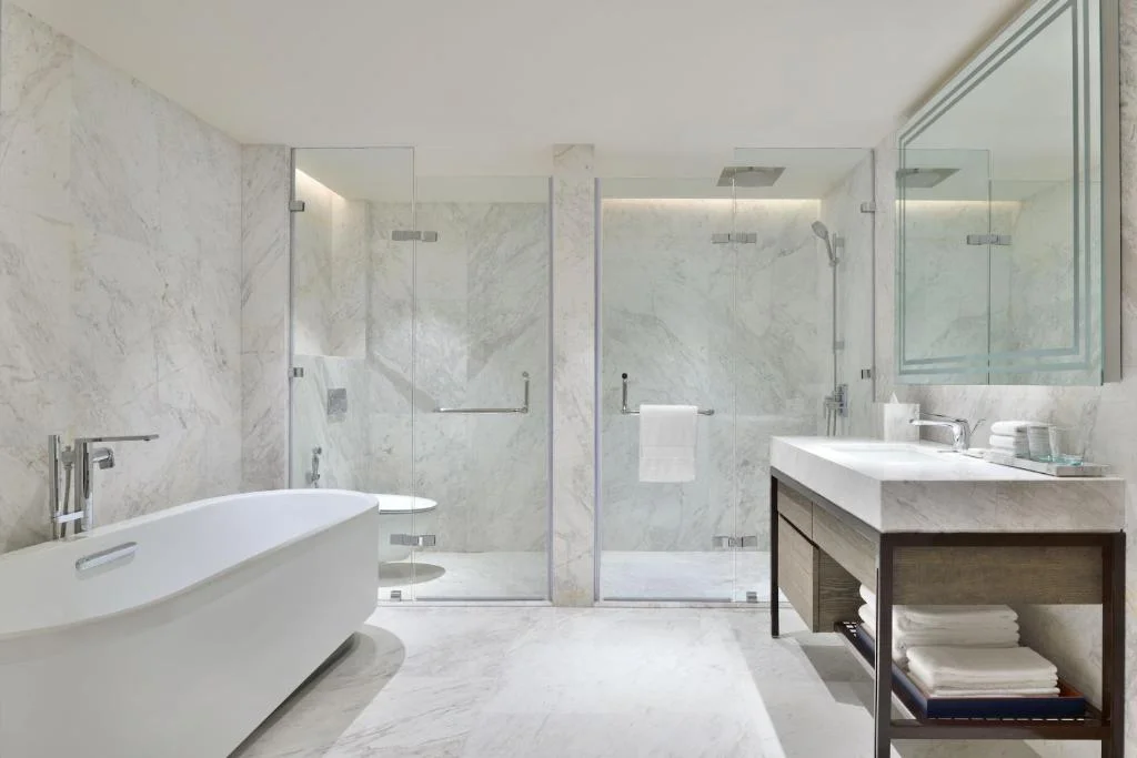Hotel Le Meridien - Hotel with Bathtub in Amritsar