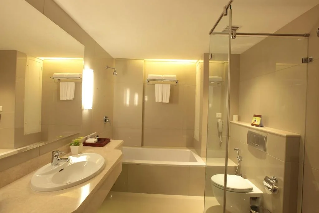 Hotel Monsoon Empress - Hotel with Bathtub in Kochi