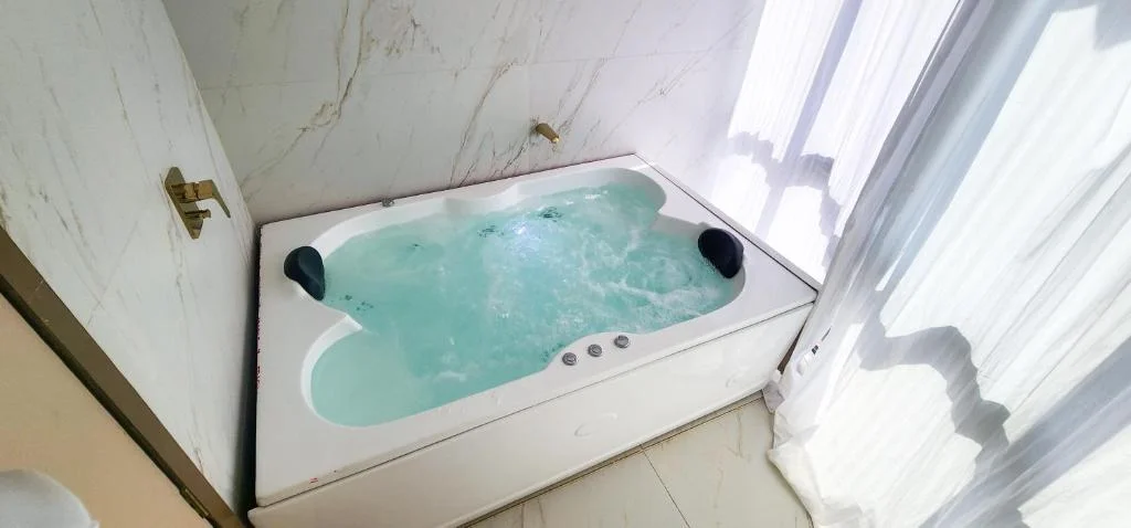 Hotel Nova Bling - Hotel with Bathtub in Rajkot
