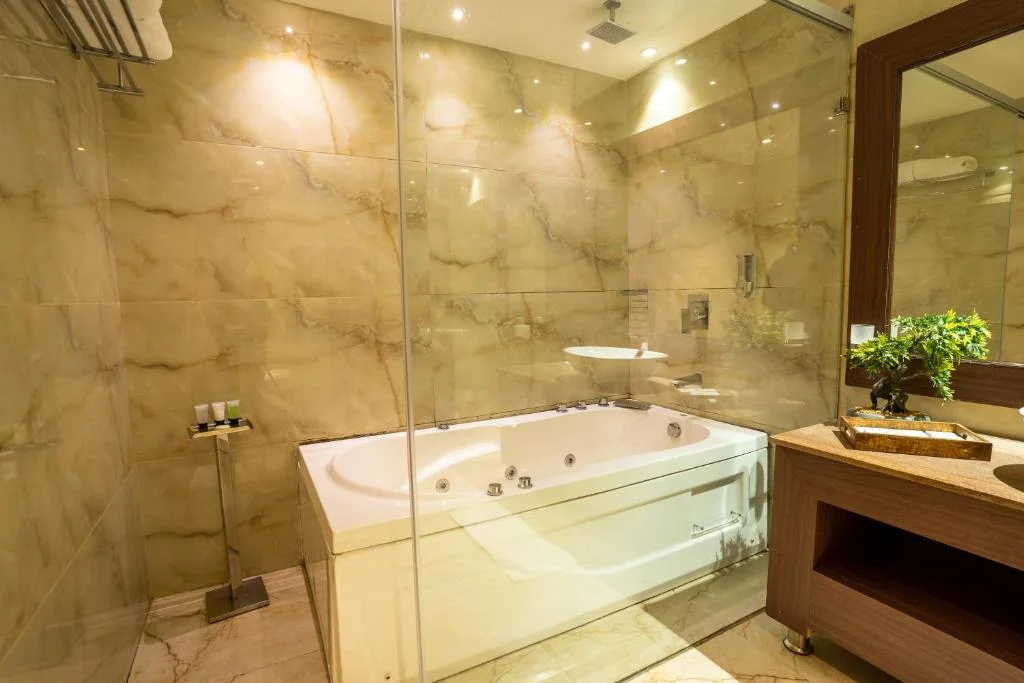 Indraprastha Spa Resort - Hotel with Bathtub in Dharamshala
