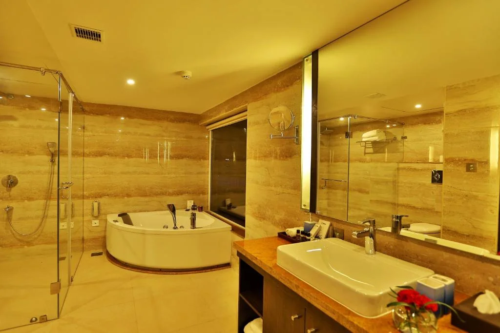 Hotel Olive Downtown - Hotel with Bathtub in Kochi