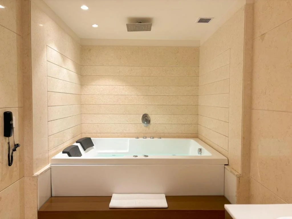 Hotel Suite Best Western Plus - Hotel with Bathtub in Amritsar