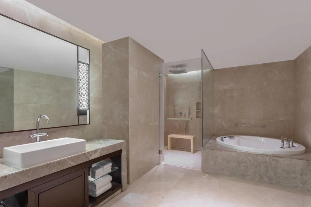 Marriott Hotel - Hotel with Bathtub in Kochi