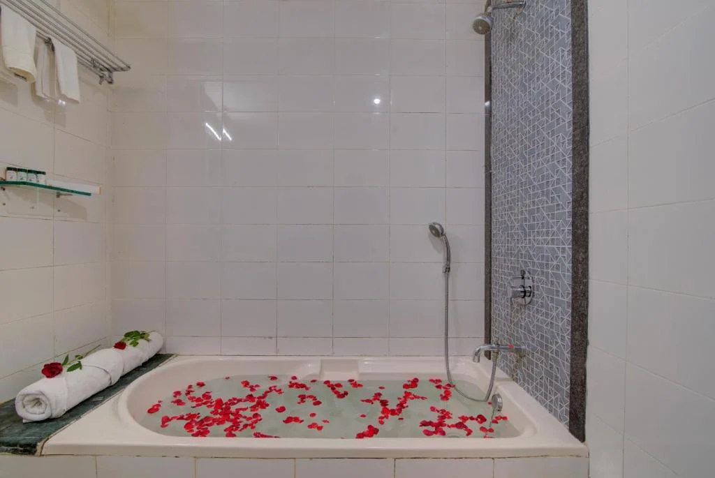 Mystic Valley Spa Resort - Hotel with Bathtub in Igatpuri