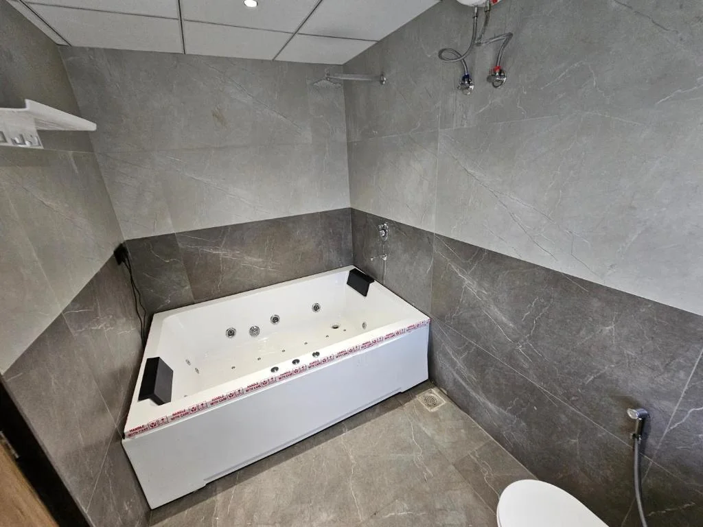 Nova Park - Hotel with Bathtub in Rajkot
