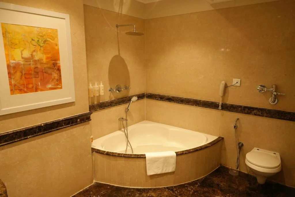 Sun N Sand - Hotel with Bathtub in Shirdi