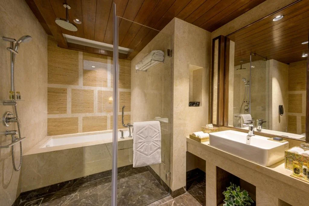 Taj Resort And Spa - Hotel with Bathtub in Gandhinagar