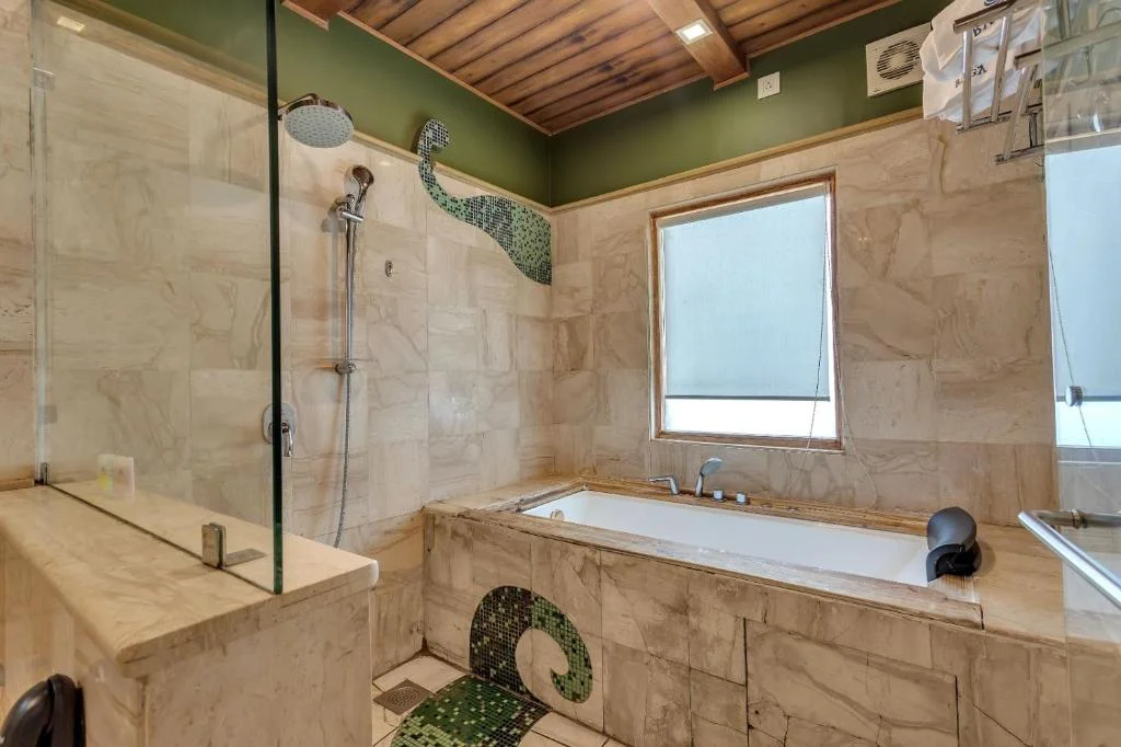 The Baga Beach Resort North Jacuzzi In Room - Hotel with Bathtub in Goa