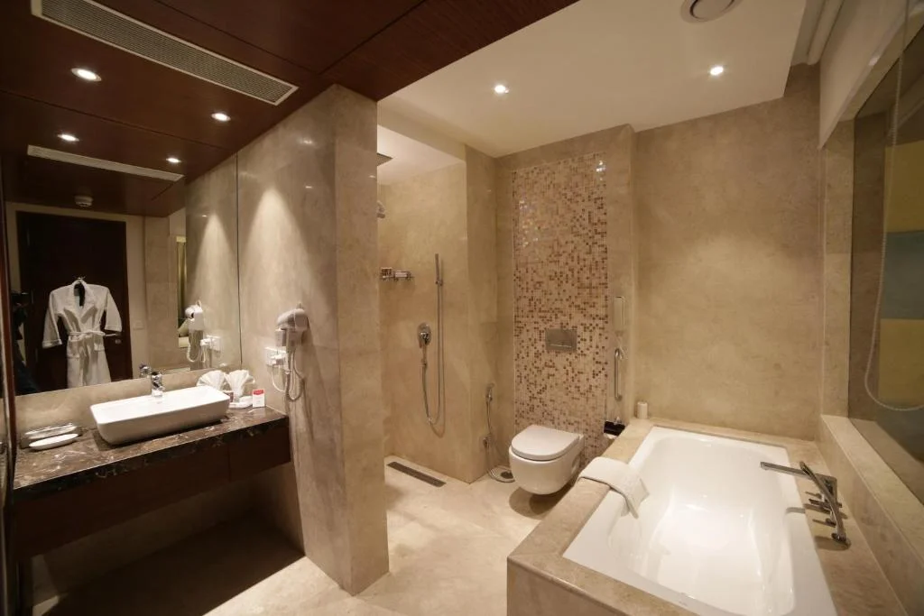 The P L Palace - Hotel with Bathtub in Agra